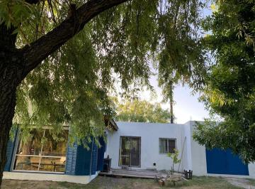 Casa · 80m² · 3 Ambientes · 3 Cocheras · Casa Alquiler - Quinta