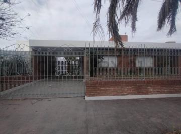 Casa · 199m² · 6 Ambientes · 2 Cocheras · Venta Hermosa Propiedad 2 Dorm en Barrio Parque Horizonte Zona Sur