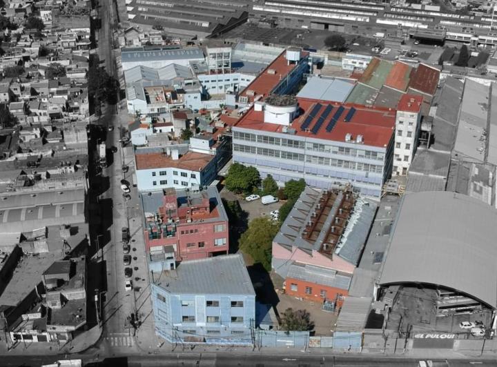 Edificio · 1904m²