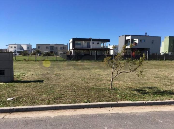 Terreno · 1201m²