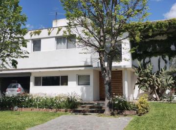 Casa · 260m² · 4 Ambientes · Casa en 2 Plantas en Fincas de Iraola en Venta!