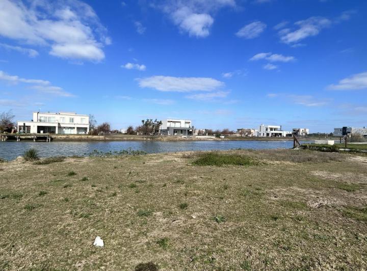 Terreno · 730m²