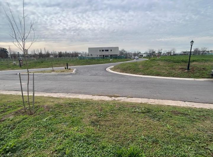 Terreno · 610m²