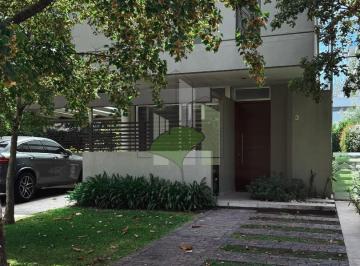 Casa · 280m² · 4 Ambientes · 1 Cochera · Casa 2 Plantas de 4 Amb C/cochera en Barrio Privado Dorrego