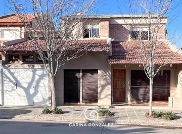 Casa · 66m² · 3 Ambientes · Departamento en B° Santa Genoveva