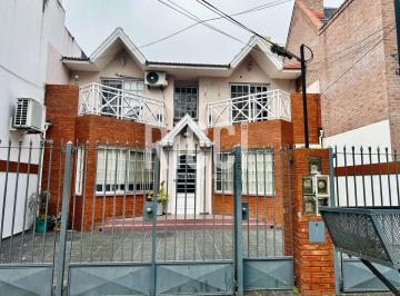 PH · 59m² · 3 Ambientes · 1 Cochera · PH en Alquiler Quilmes Centro