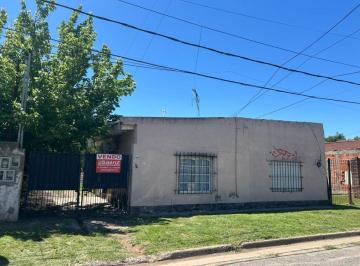 Casa de 6 ambientes, Pilar · Se Escucha Oferta Razonable - Lote de 400 m² con 4 Edificaciones