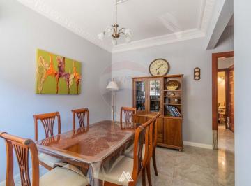 Casa · 132m² · 5 Ambientes · 1 Cochera · Venta Casa Tres Cruces 3 Dorm. Garaje