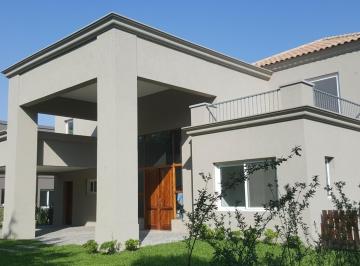 Casa · 352m² · 4 Ambientes · 2 Cocheras · Alquiler Casa Buenos Aires Golf Country Club, Bella Vista