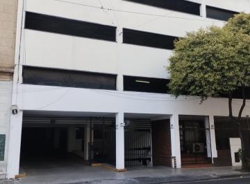 Garage · 12m² · Cochera en Laprida Al 1300, Planta Baja Muy Comoda, Frente Colegi Cristo Rey.