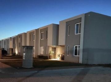 Casa · 104m² · 4 Ambientes · 2 Cocheras · Vivienda en Venta Condominio Tortugas 3 Dorm Tortugas Escobar
