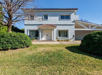 Casa · 370m² · 7 Ambientes · 2 Cocheras · Alquiler, Barrio Cerrado, Kentucky, Casa, Tres Dorm., Amenities, Country.