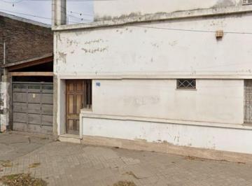 Casa · 119m² · 7 Ambientes · 1 Cochera · Lamadrid y Castro Barros