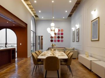 Casa · 225m² · 5 Ambientes · 1 Cochera · Venta - Casa Al Frente de 4 Dorm., Cochera, Patio y Terraza con Piscina - Abasto, Rosario