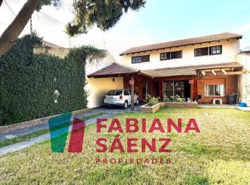 Casa · 200m² · 5 Ambientes · 2 Cocheras · Casa en Venta en Zona Residencial de Monte Grande