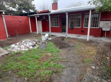 Departamento · 85m² · 3 Dormitorios · 1 Cochera · Amplia Casa en PH en Alquiler - Ituzaingo Norte
