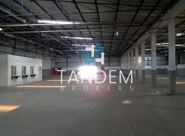 Bodega-Galpón · 2600m² · Galpón en Alquiler en Predio - Pablo Podesta