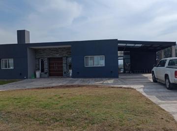 Casa · 120m² · 4 Ambientes · Comarcas de Lujan! Casa 4 Ambientes