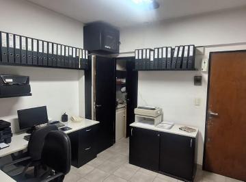 Oficina comercial · 28m² · Venta Oficina Primer Piso Al Frente Sobre Calle Catamarca