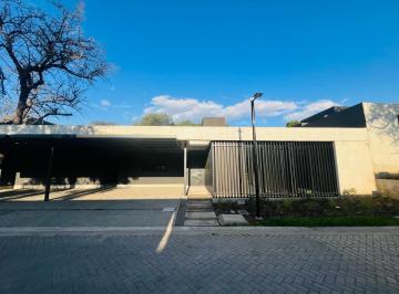 Casa · 200m² · 5 Ambientes · 2 Cocheras · Alquiler Casa - Villa Warcalde Patagonia Home Apto Mascotas 3 Dorm.
