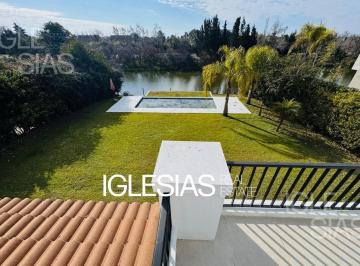 Casa · 188m² · 6 Ambientes · 1 Cochera · Casa en Venta Al Lago en Las Glorietas, Nordelta