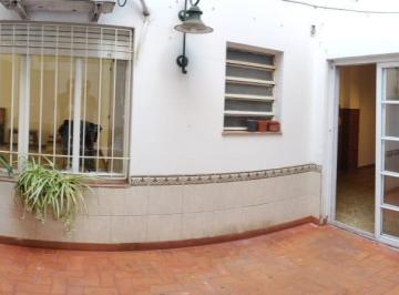 Departamento · 80m² · 5 Ambientes · Departamento de 2 Dorm. con Patio