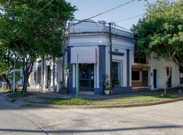 Casa · 224m² · 7 Ambientes · 1 Cochera · Casa Mas Local Comercial en Esquina, Reconquista.