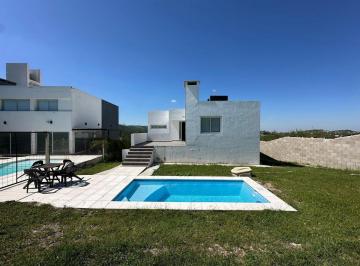 Casa · 210m² · 5 Ambientes · 2 Cocheras · Venta Casa 3 Dorm. Barrio Tierralta