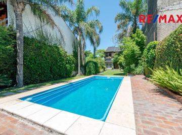 Casa · 300m² · 5 Ambientes · 2 Cocheras · Casa en Venta C/ Pileta y 2 Locales Gonzalez Catan