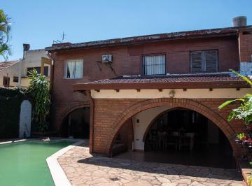 Casa · 269m² · 8 Ambientes · 2 Cocheras · Venta Casa 8 Ambientes en Posadas