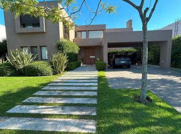 Casa · 387m² · Casa en Venta en El Golf, Nordelta, Tigre