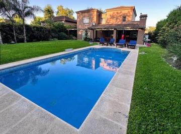 Casa · 220m² · 5 Ambientes · 1 Cochera · Casa con Pileta en La Tranquera. Apto Crédito!