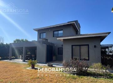 Casa · 173m² · 4 Ambientes · 3 Cocheras · Casa en Alquiler Anual Disponible a Partir de Octubre 2025 - El Canton