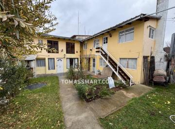Casa · 332m² · 10 Ambientes · 2 Cocheras · Propiedad con Tres Unidades – Ideal Vivienda Multifamiliar o Renta - Bº Lera, Bariloche