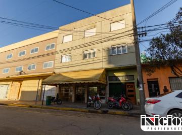 Departamento de 2 ambientes, Mar de Ajó · Departamento: Marano N° 158 E/ Lebensohn y Yrigoyen - Mar de Ajo - C974