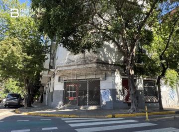Local comercial · 106m² · Local en Alquiler Y/o Venta, en Esquina, Zona Almagro