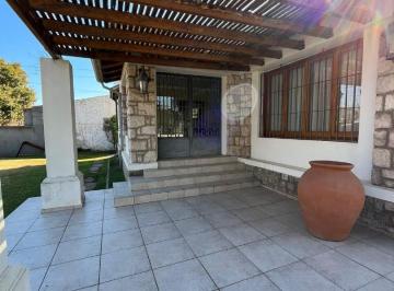 Casa · 515m² · 6 Ambientes · 2 Cocheras · Propiedad en Venta Arguello, Córdoba Capital