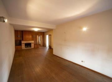 Casa · 182m² · 4 Ambientes · 1 Cochera · Venta de Casa Céntrica en Mercedes Buenos Aires
