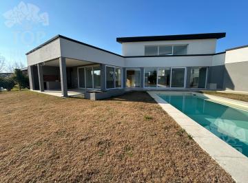 Casa · 187m² · 5 Ambientes · Casa a Estrenar en Canton Golf
