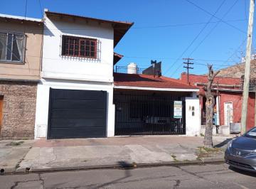 Casa de 4 ambientes, Lanús · Casa de 4 Ambientes en Valentina Alsina