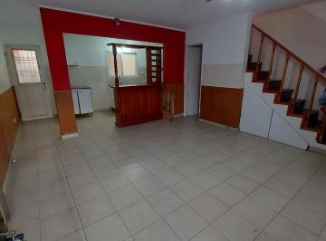 Casa · 65m² · 3 Ambientes · 1 Cochera · Casa en Martin Coronado
