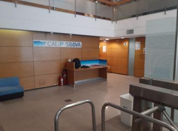 Edificio · 1550ha · 4 Cocheras · Alquiler de Oficina en 3 Niveles