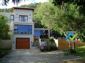 Casa · 112m² · 6 Ambientes · 1 Cochera · Viva La Magia de Las Sierras: Su Refugio de 2500 m² en Villa Elena
