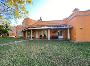 Casa · 373m² · 7 Ambientes · Casa | 6 Dorm | Lote 1035 | 452 m² | Parrilla y Pileta