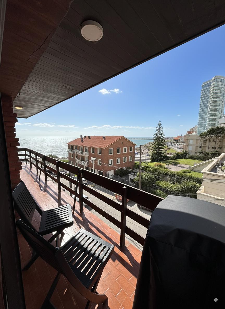 Depto 3 amb, 72m² con cochera semicubierta y vista al mar — Playa Chica