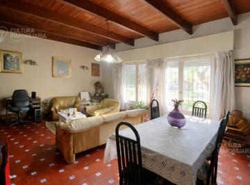 Casa · 250m² · 4 Ambientes · 2 Cocheras · Venta Ituzaingo Chalet 5 Ambientes Gran Parque Financia