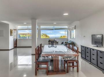 Casa · 200m² · 4 Ambientes · 1 Cochera · Venta Casa 3 Dorm. Las Grutas Punta Ballena
