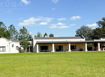 Casa · 353m² · 7 Ambientes · Venta - Barrio Chacras de La Cruz - Exaltación de La Cruz