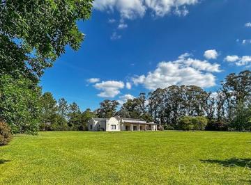 Casa · 353m² · 7 Ambientes · Venta - Barrio Chacras de La Cruz - Exaltación de La Cruz