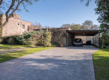 Casa · 35m² · 1 Ambiente · 1 Cochera · Venta Casa + Lote - Barrio San Isidro Labrador